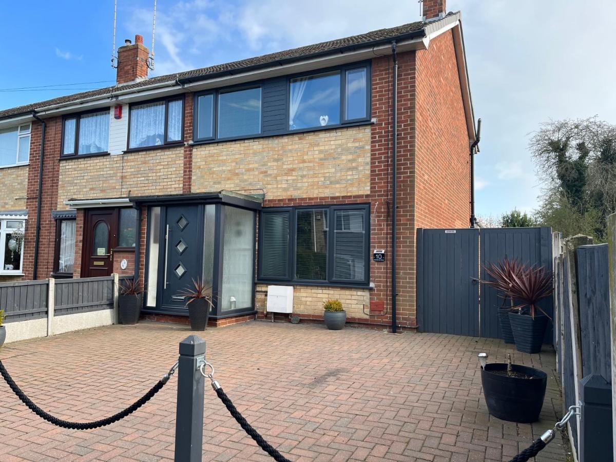 The Brook House - Spacious 3 Bed Home From Home In Burton 外观 照片