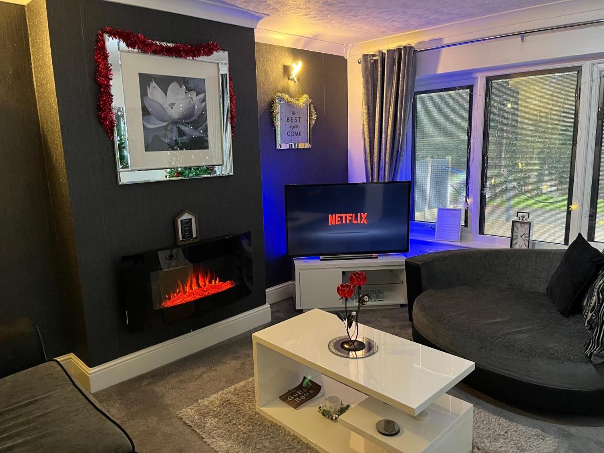 The Brook House - Spacious 3 Bed Home From Home In Burton 外观 照片