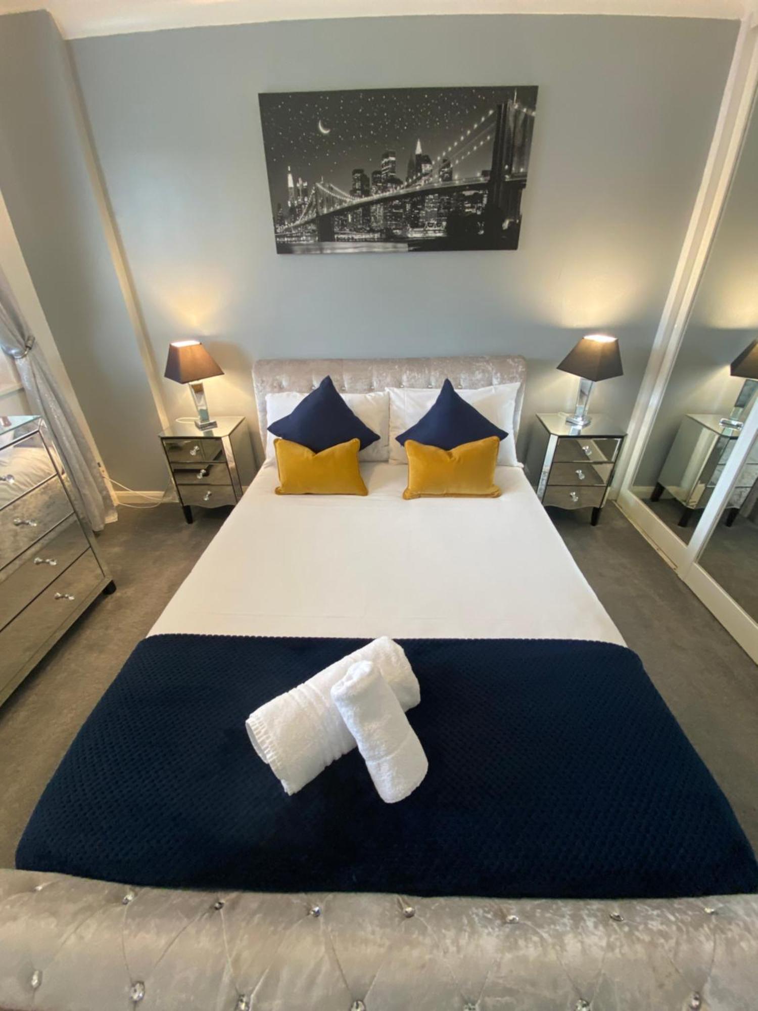 The Brook House - Spacious 3 Bed Home From Home In Burton 外观 照片