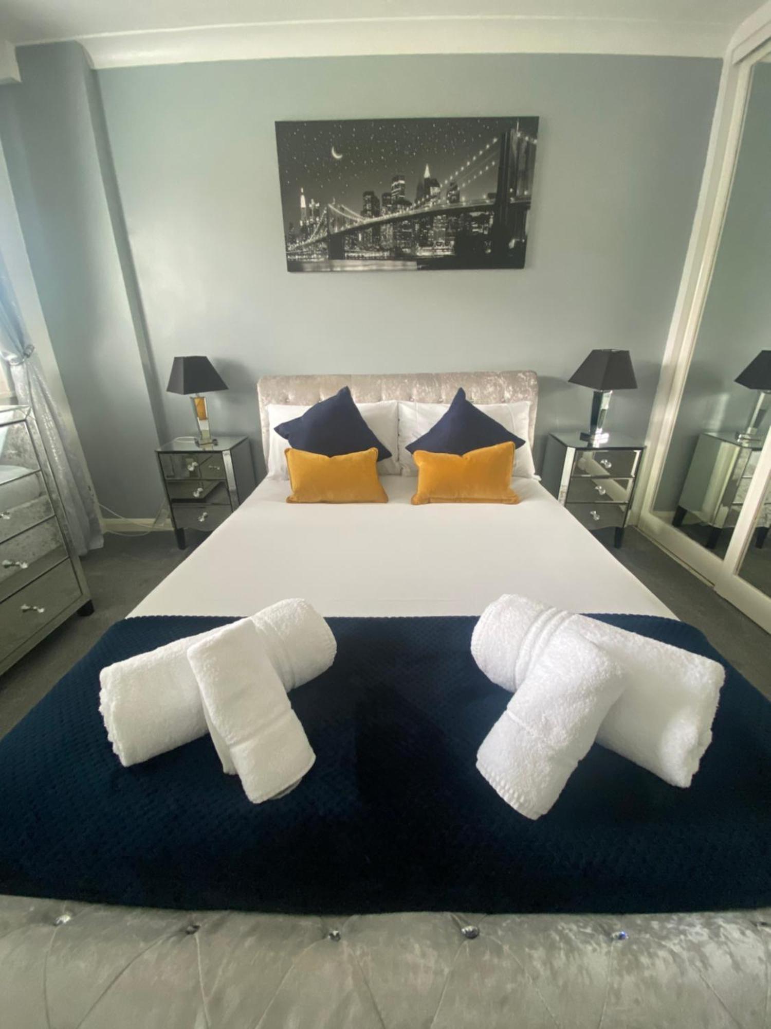 The Brook House - Spacious 3 Bed Home From Home In Burton 外观 照片